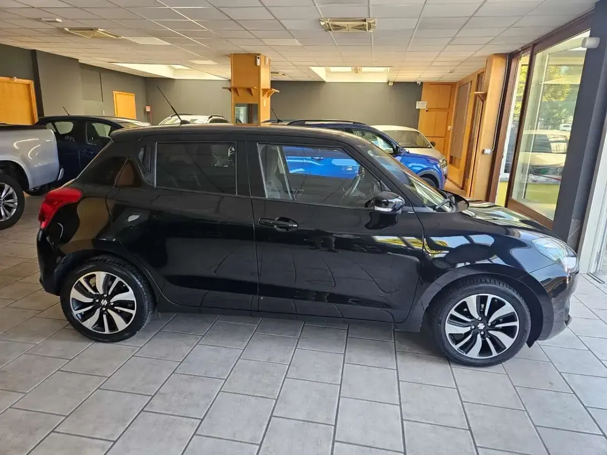 Usata Suzuki Swift 111 CV (81 kW) 2019 Nero Utilitaria