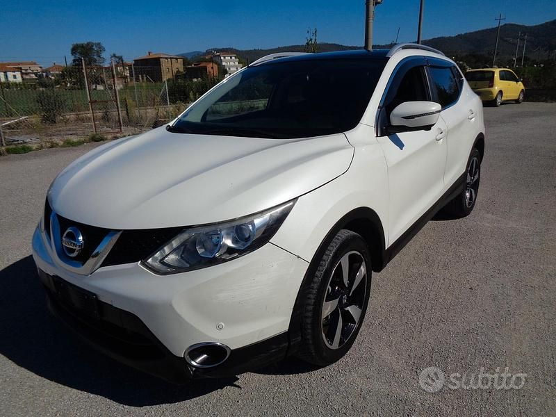 Bianco Usata 2015 Nissan Qashqai Tekna SUV | 9500 € (Buon prezzo) - Immagine 1/4
