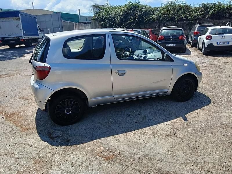 Usata Toyota Yaris 68 CV (50 kW) 1999