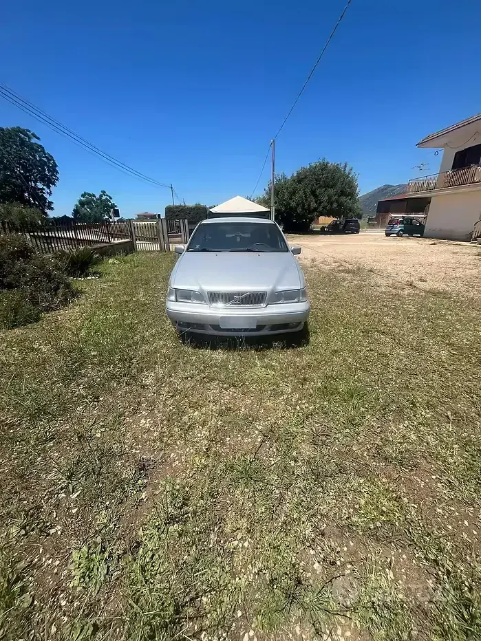 Usata Volvo V70 140 CV (102 kW) 2000 Grigio Station wagon