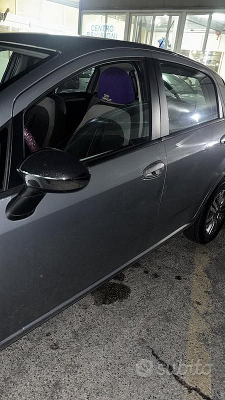 Usata Fiat Grande Punto 77 CV (56 kW) 2009 Grigio Utilitaria