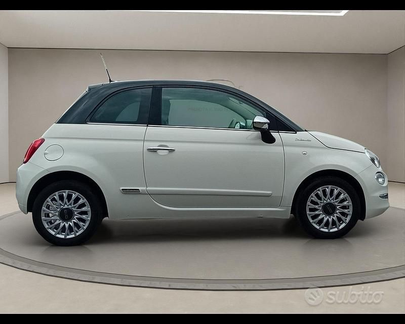 Käytetty Fiat 500 Dolcevita 70 HP (51 kW) 2022 Valkoinen Sedan