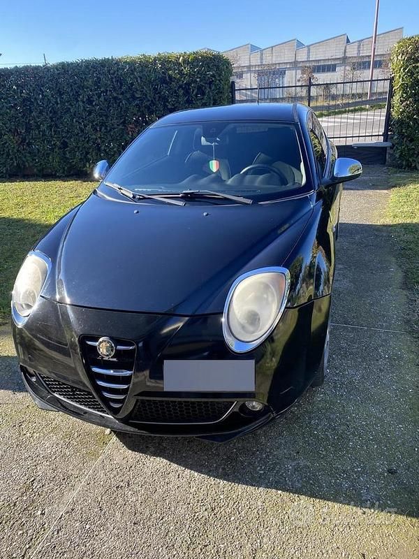 Usata Alfa Romeo MiTo Distinctive 79 CV (58 kW) 2011 Nero Utilitaria