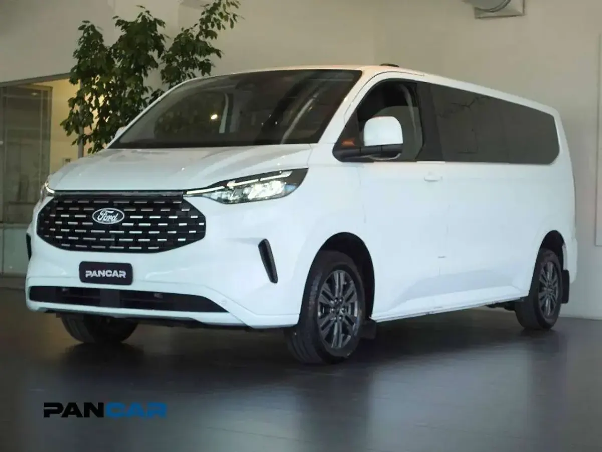 Usata Ford Tourneo Custom Titanium 136 CV (100 kW) 2024 Bianco Furgone
