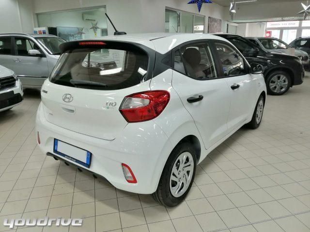 Usata Hyundai i10 66 CV (48 kW) 2023 Bianco Utilitaria