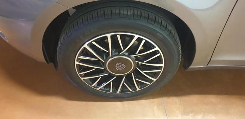 Usata Lancia Ypsilon S 69 CV (50 kW) 2024 Grigio Utilitaria