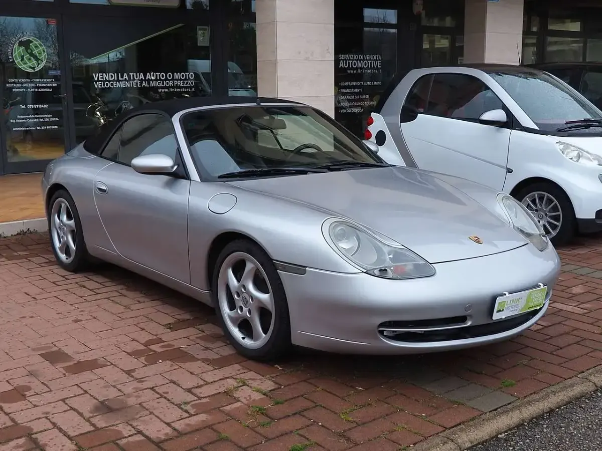 Usata Porsche 996 300 CV (220 kW) 1999 Grigio Cabrio
