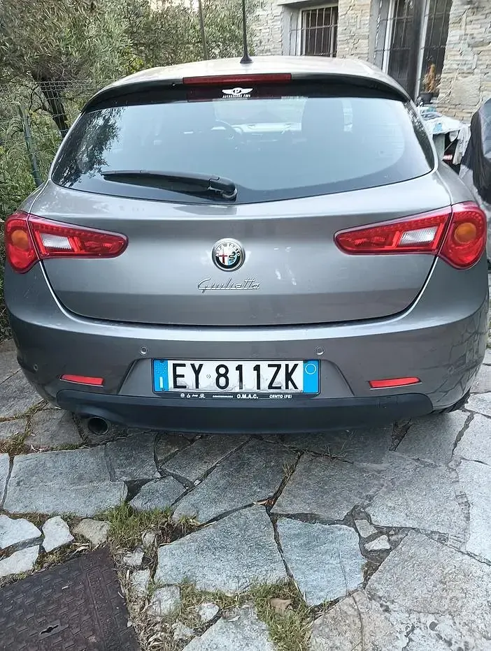 Usata Alfa Romeo Giulietta 120 CV (88 kW) 2015 Grigio Utilitaria