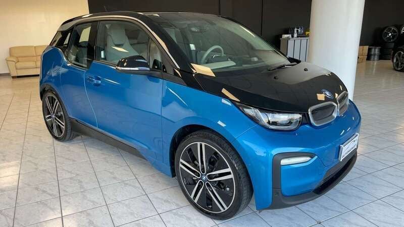Usata BMW i3 75 kW (102 CV) 2018 Blu/azzurro Utilitaria