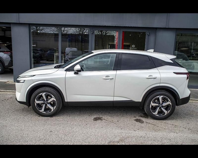 Nuova Nissan Qashqai 15 CV (11 kW) 2026 Pearl white SUV