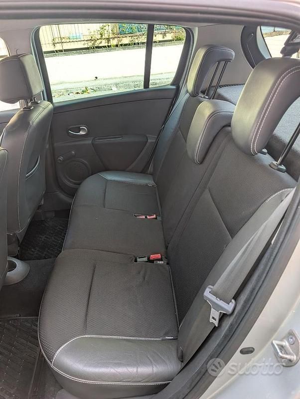 Usata Renault Clio II 75 CV (55 kW) 2008 Grigio Berlina