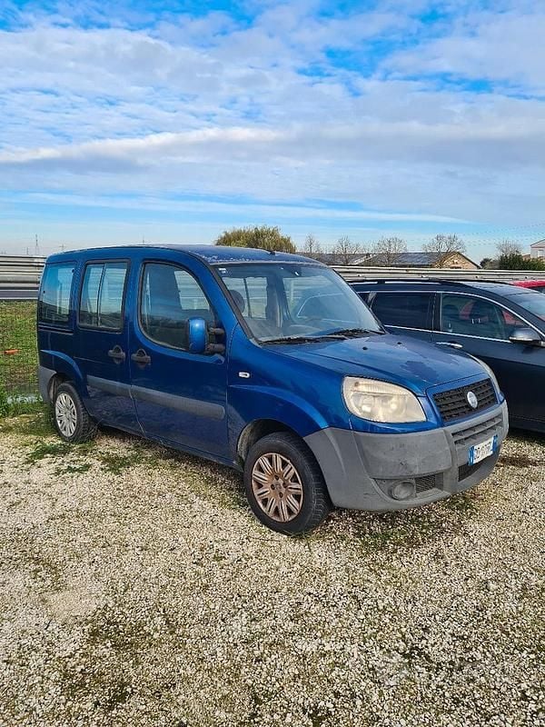 Usata Fiat Doblò 103 CV (75 kW) 2006 Blu Monovolume