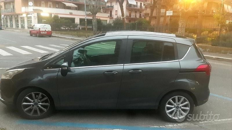 Usata Ford B-MAX Titanium 95 CV (69 kW) 2017 Grigio Monovolume