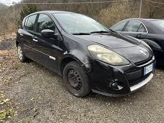 Usata Renault Clio II Dynamique 75 CV (55 kW) 2010 Nero Utilitaria