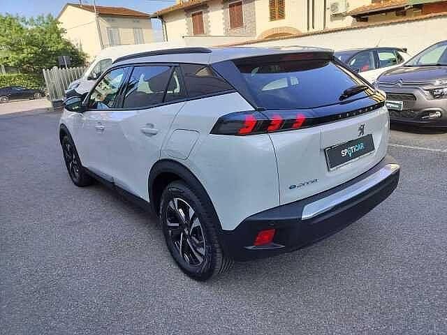Usata Peugeot e-2008 Allure 56 kW (77 CV) 2023 Bianco SUV