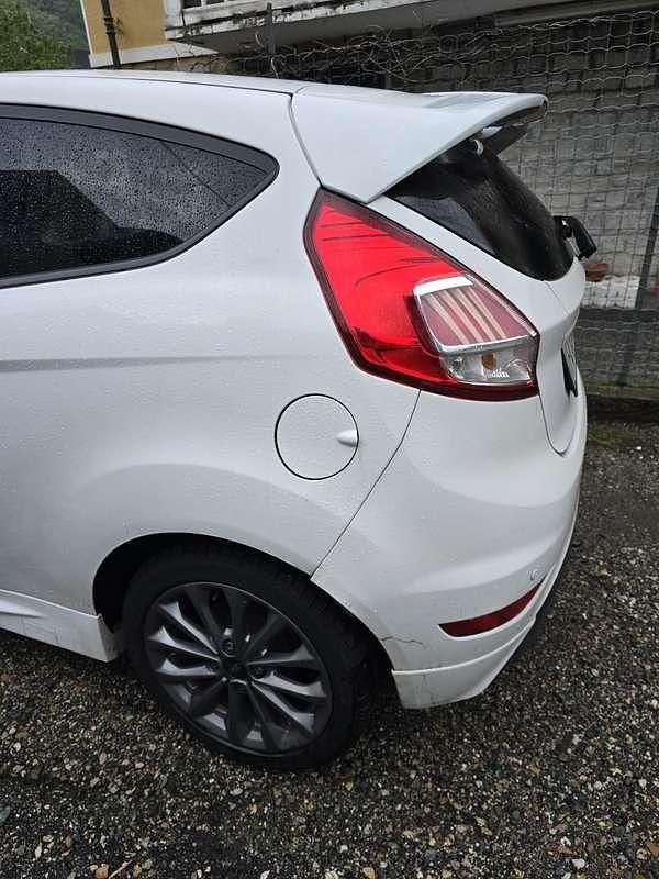 Usata Ford Fiesta ST-Line 75 CV (55 kW) 2017 Berlina