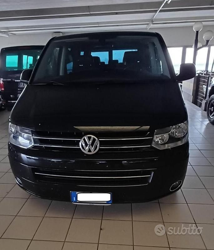 Nero Usata 2010 VW Multivan Highline Furgone | 19.900 € (Buon prezzo) - Immagine 1/4