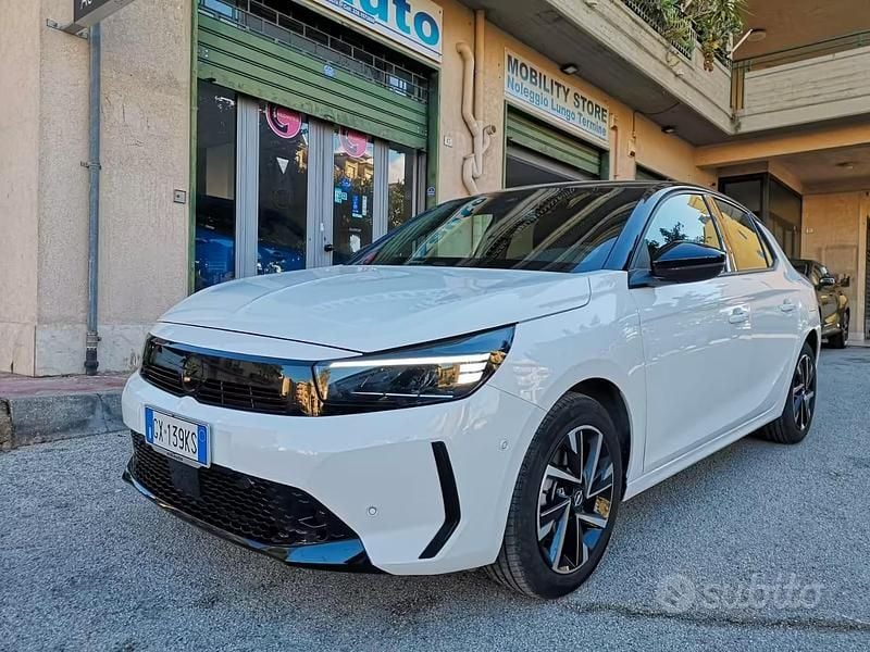 Usata Opel Corsa GS Line 100 CV (73 kW) 2025 Bianco Utilitaria