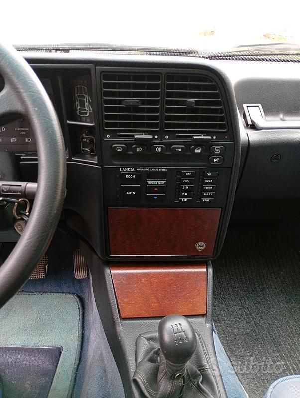 Brugt Lancia Thema 152 HK (111 kW) 1992 Blå Sedan