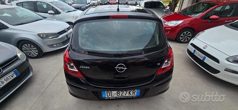 Usata Opel Corsa Club 59 CV (43 kW) 2009 Nero Berlina