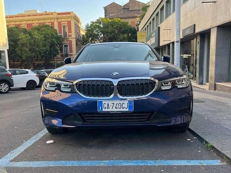 Usata BMW 318 Advantage 150 CV (110 kW) 2020 Blu/azzurro Station wagon