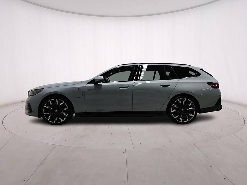 Nuova BMW 530e M Sport 190 CV (139 kW) 2025 Brooklyn grey Station wagon