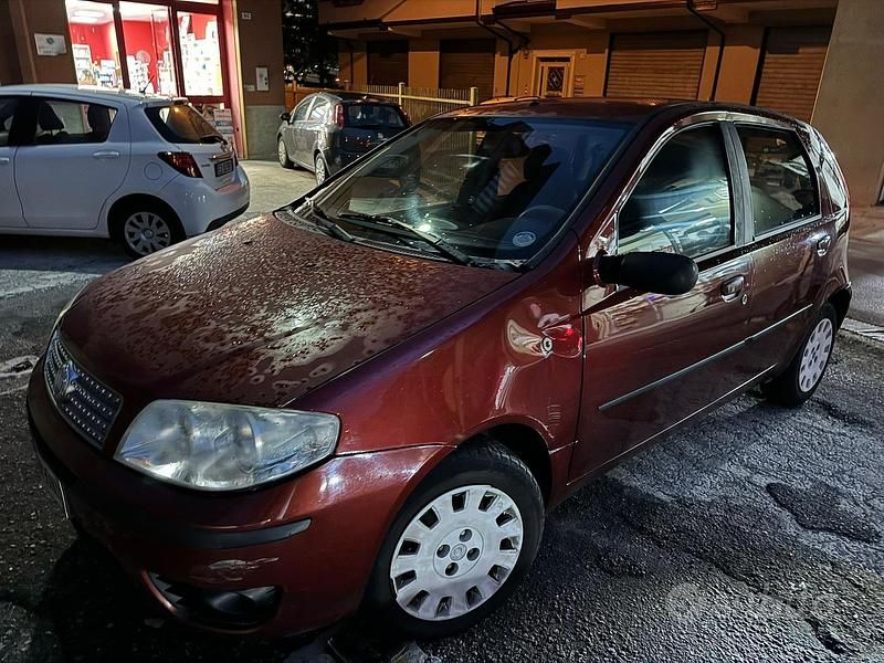 Usata Fiat Punto 75 CV (55 kW) 2007 Utilitaria