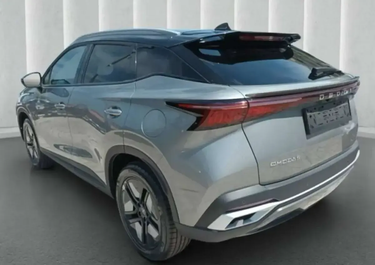 Nuova Omoda 5 147 CV (108 kW) 2026 Metal silver tetto nero SUV