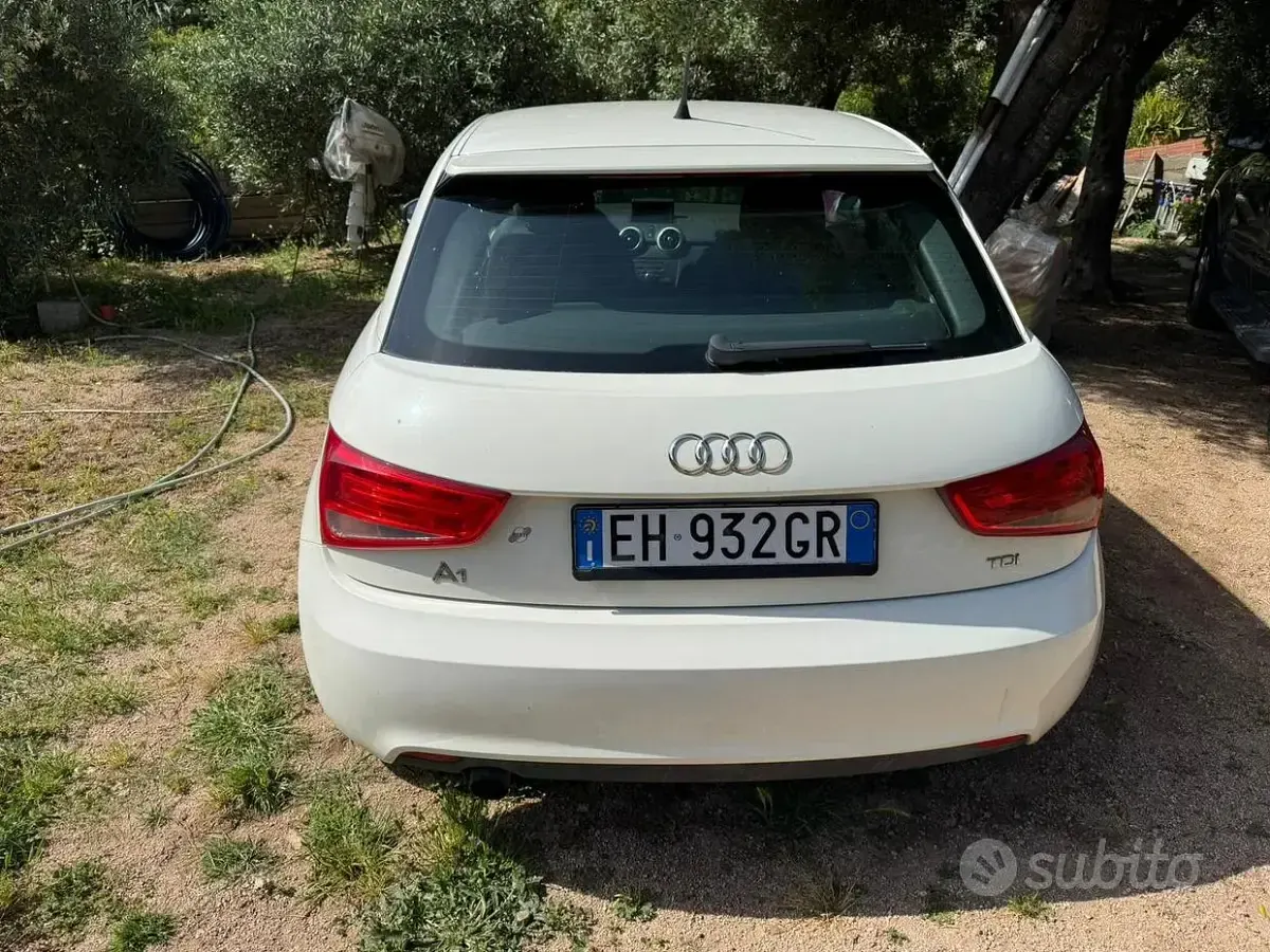 Usata Audi A1 Ambition 105 CV (77 kW) 2011 Bianco Utilitaria