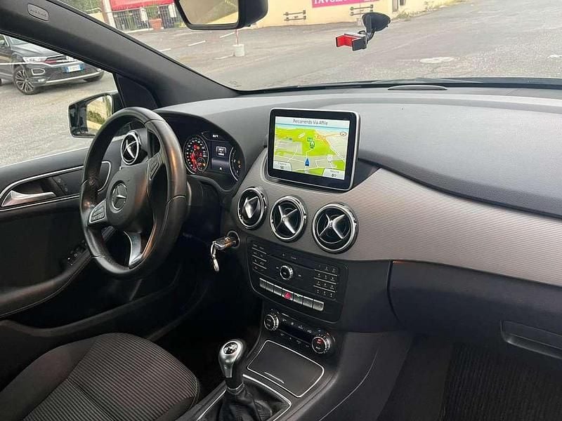 Usata Mercedes B180 Premium 109 CV (80 kW) 2015 Nero Monovolume