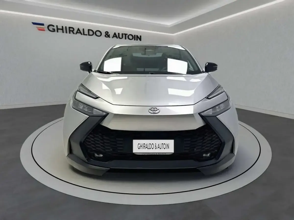 Usata Toyota C-HR Active 140 CV (102 kW) 2025 Argento SUV