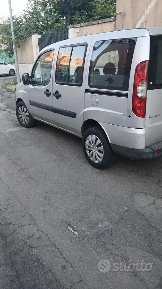 Usata Fiat Doblò 90 CV (66 kW) 2009 Monovolume