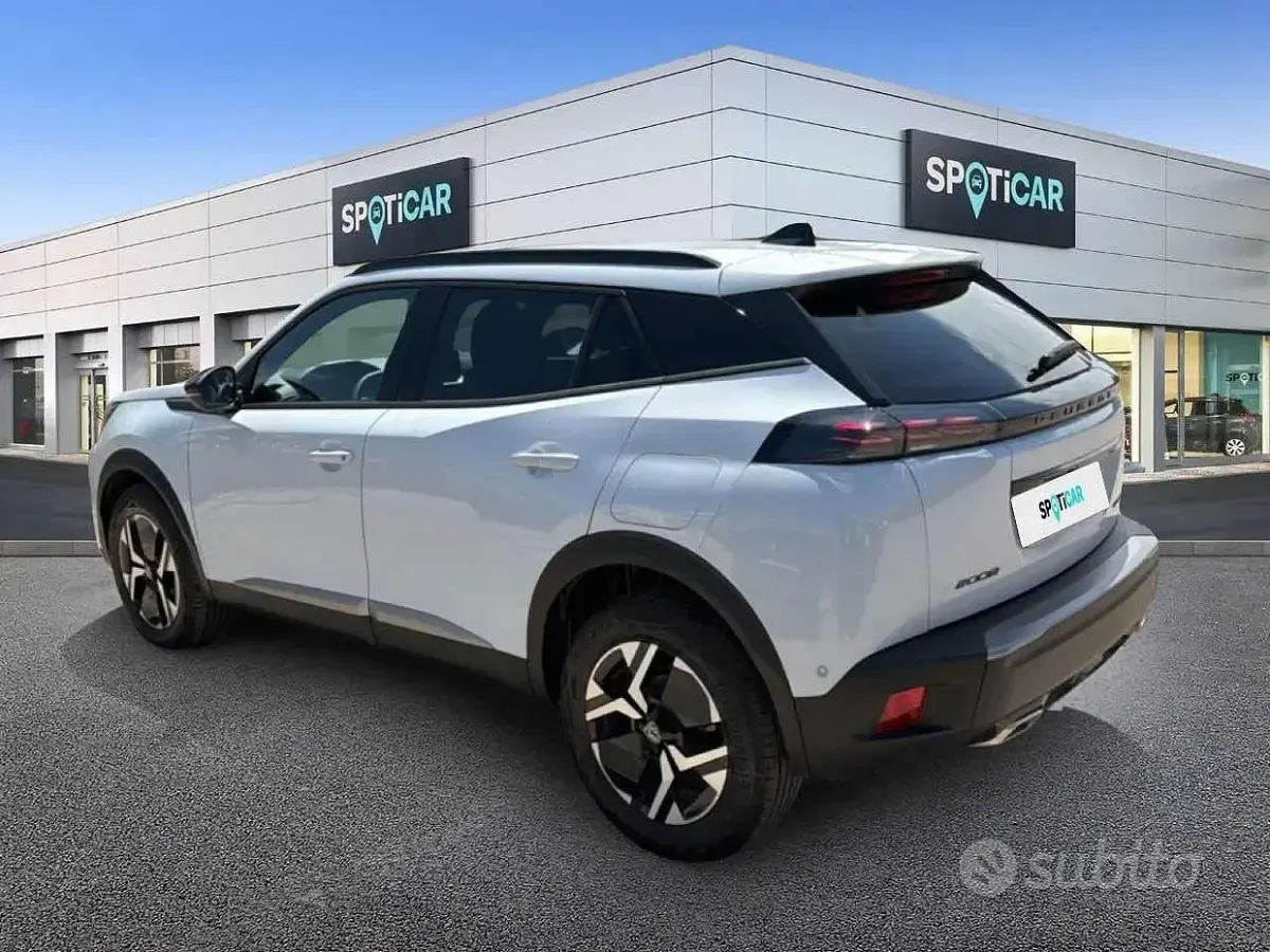 Usata Peugeot 2008 Allure 136 CV (100 kW) 2025 Bianco SUV