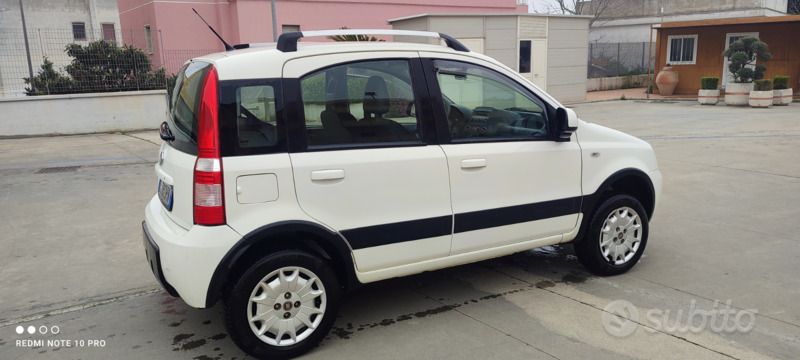 Usata Fiat Panda 4x4 69 CV (50 kW) 2012 Bianco Utilitaria