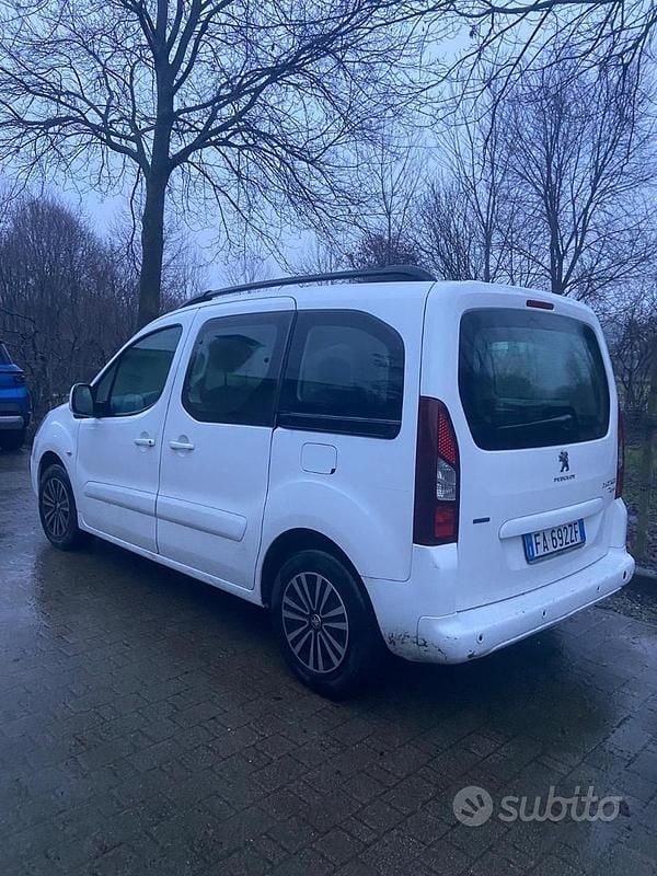 Usata Peugeot Partner Tepee 90 CV (66 kW) 2015 Monovolume