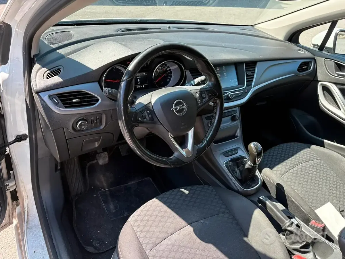 Usata Opel Astra 110 CV (80 kW) 2017 Bianco Berlina