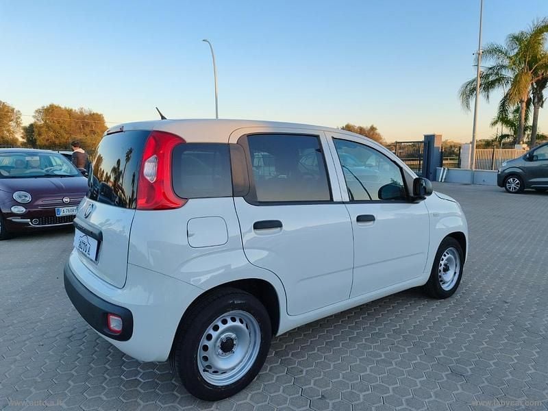 Usata Fiat Panda Pop 69 CV (50 kW) 2015 Bianco Furgone