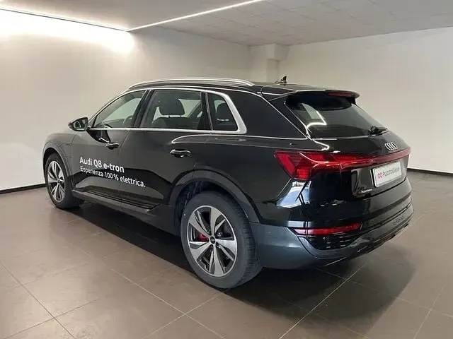 Usata Audi Q8 e-tron Advanced Plus 300 kW (408 CV) 2023 Nero SUV