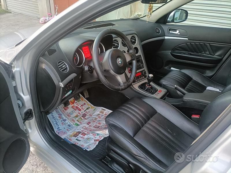 Usata Alfa Romeo 159 150 CV (110 kW) 2006 Grigio Berlina