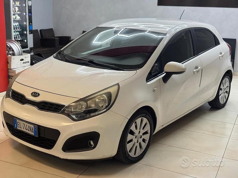 Usata Kia Rio EX 90 CV (66 kW) 2012 Bianco Berlina