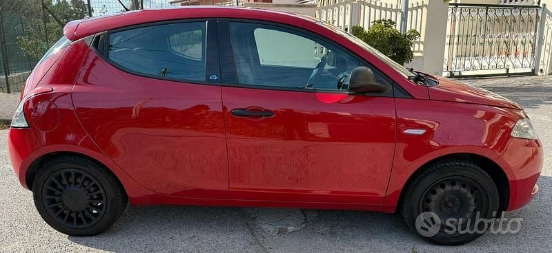 Usata Lancia Ypsilon 69 CV (50 kW) 2019 Utilitaria