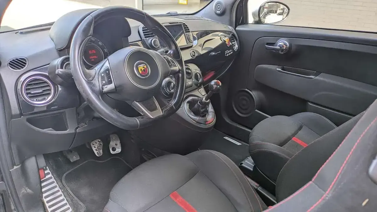 Usata Abarth 500 135 CV (99 kW) 2009 Nero pastello Utilitaria