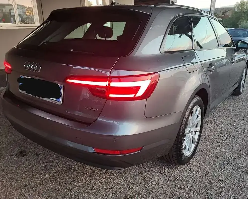Usata Audi A4 Business Plus 150 CV (110 kW) 2015 Grigio Station wagon