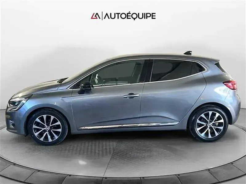Usata Renault Clio Techno 100 CV (73 kW) 2023 Grigio scuro Utilitaria