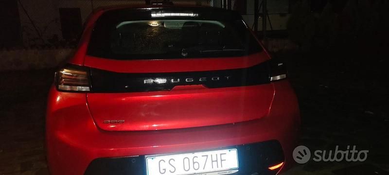 Usata Peugeot 208 2024 Rosso Utilitaria