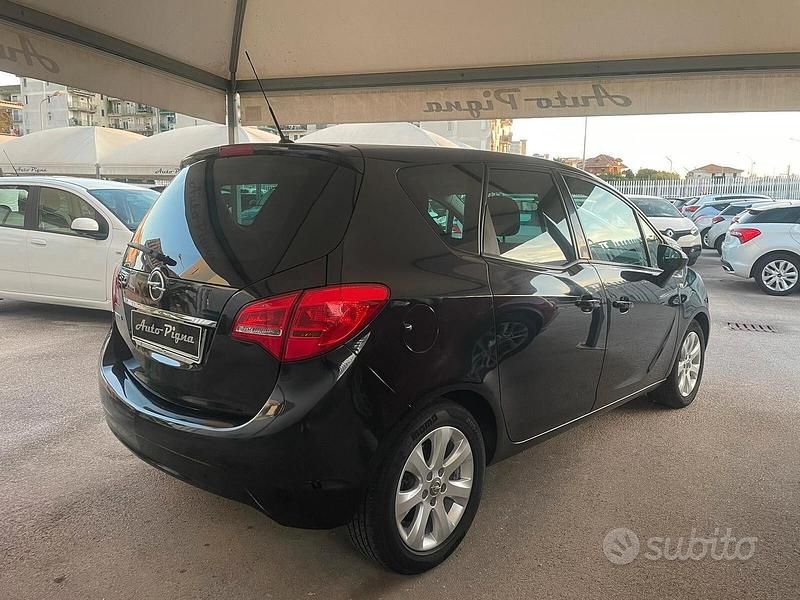 Usata Opel Meriva Cosmo 101 CV (74 kW) 2011 Nero Monovolume