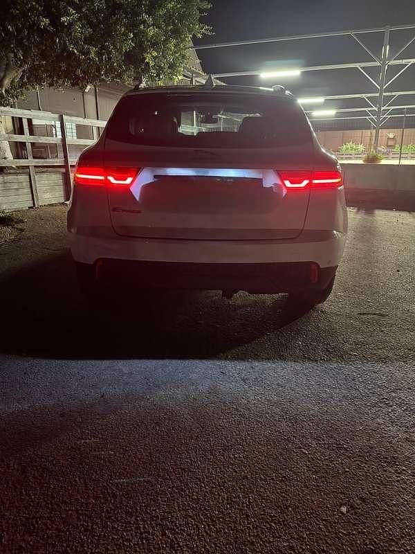 Usata Jaguar E-Pace R-Dynamic 179 CV (131 kW) 2018 Bianco SUV