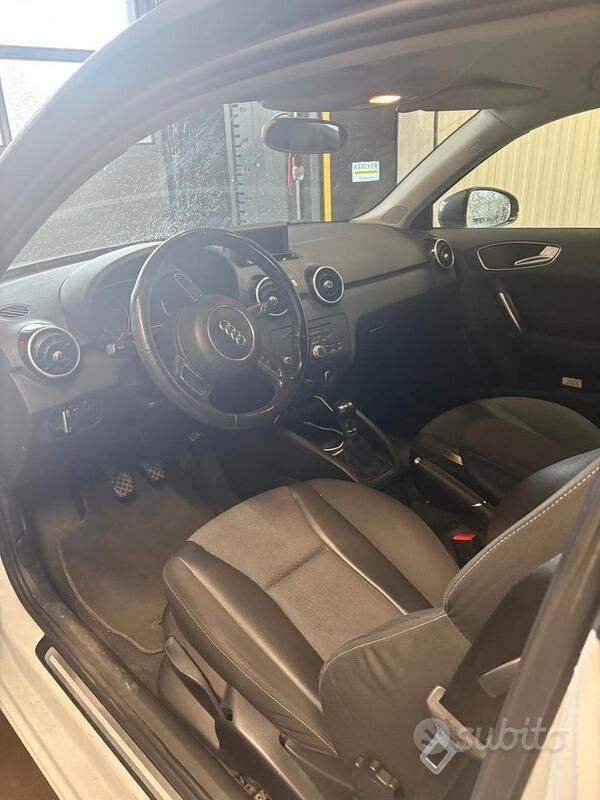 Usata Audi A1 86 CV (63 kW) 2012 Bianco Utilitaria