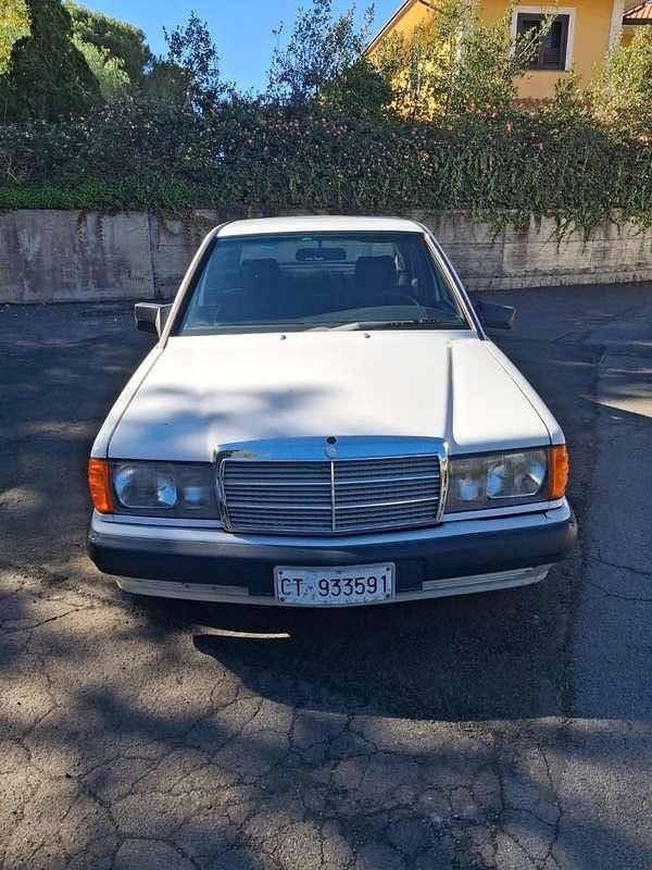 Bianco Usata 1990 Mercedes 190 Tre volumi | 4500 € - Immagine 1/4