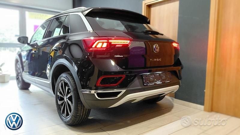 Usata VW T-Roc Style 150 CV (110 kW) 2023 Nero SUV
